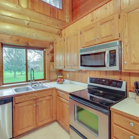 Dog-Friendly Arlington Cabin With Private Hot Tub! Exterior photo