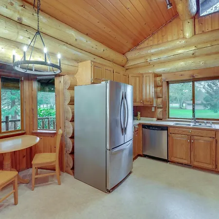 Dog-Friendly Arlington Cabin With Private Hot Tub! Exterior photo