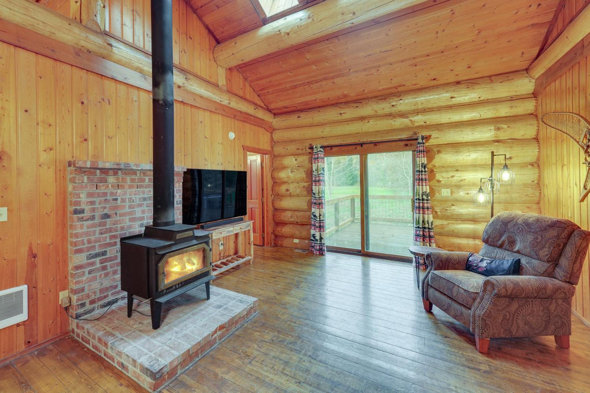Dog-friendly With Private Hot Tub! Сasa de vacaciones