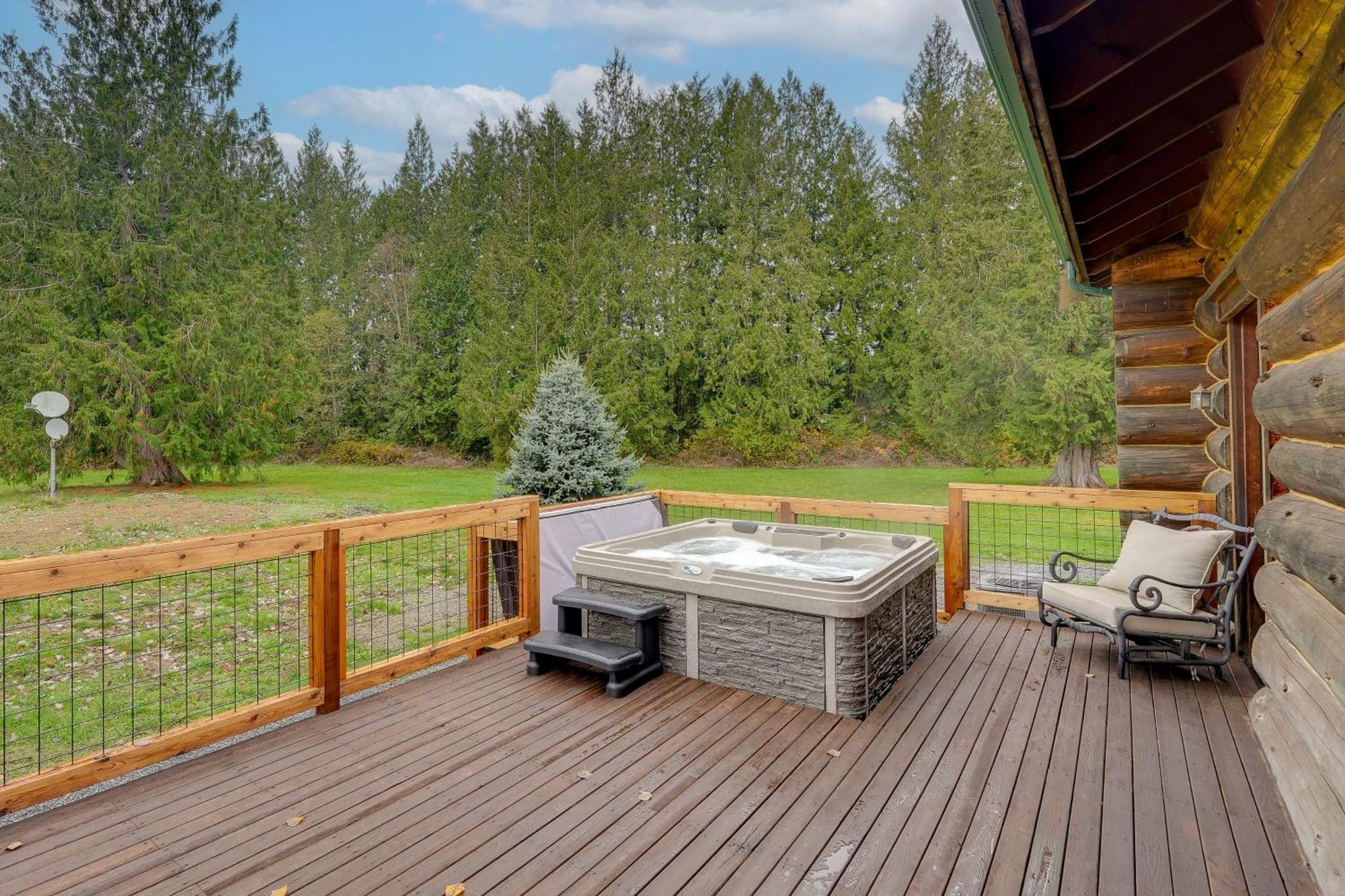 Сasa de vacaciones Dog-friendly With Private Hot Tub! Arlington